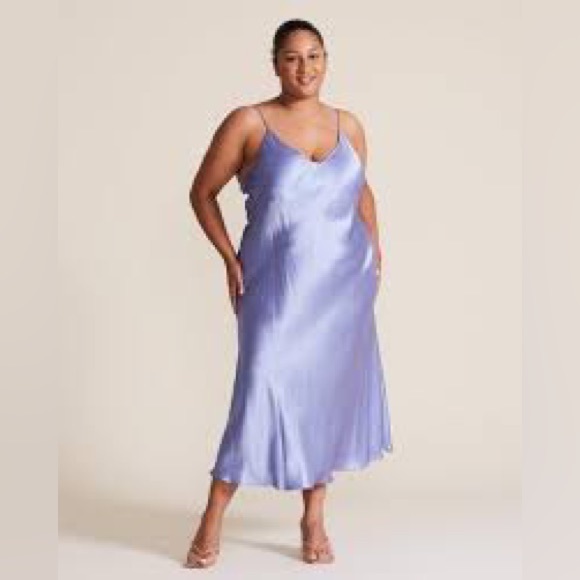 Fame and Partners Dresses & Skirts - Fame and Partners Dress- lilac slip on dress